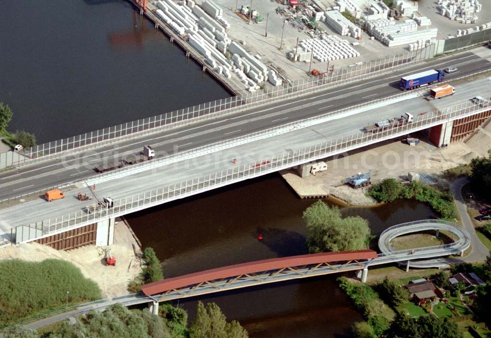 Königs Wusterhausen from above - Bau der Autobahnbrücke (A10) über die Dahme in Königs Wusterhausen - ein Projekt der SCHÄLERBAU BERLIN GmbH.