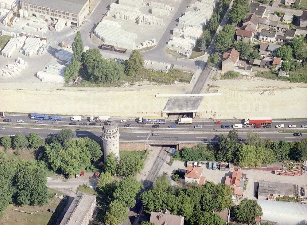 Aerial photograph Königs Wusterhausen - Bau der Autobahnbrücke (A10) über die Straße zwischen Königs Wusterhausen und Niederlehme - ein Projekt der SCHÄLERBAU BERLIN GmbH.