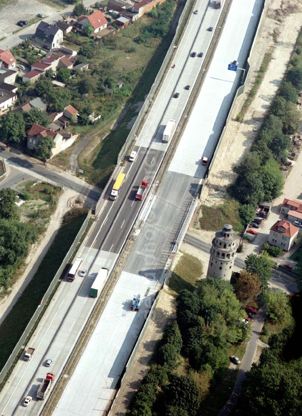 Aerial photograph Königs Wusterhausen - Bau der Autobahnbrücke (A10) über die Straße zwischen Königs Wusterhausen und Niederlehme - ein Projekt der SCHÄLERBAU BERLIN GmbH.