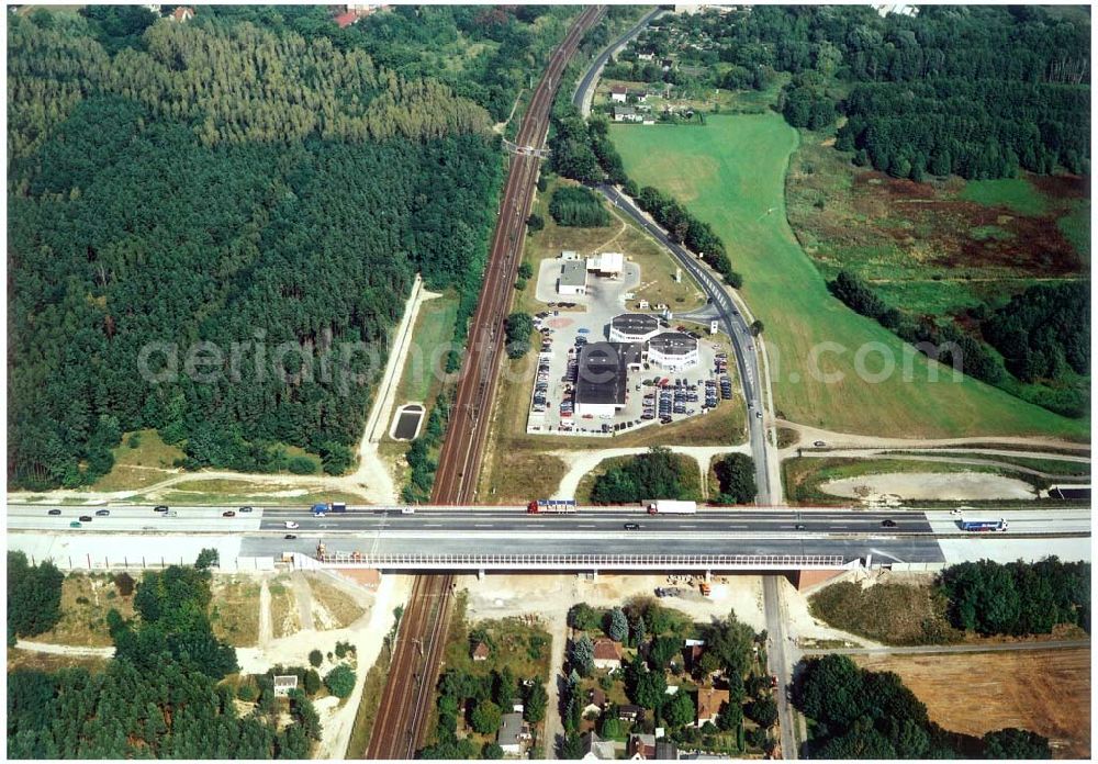 Aerial image Königs Wusterhausen - Bau der Autobahnbrücke (A10) über die Straße zwischen Königs Wusterhausen und Niederlehme - ein Projekt der SCHÄLERBAU BERLIN GmbH.09.09.2002