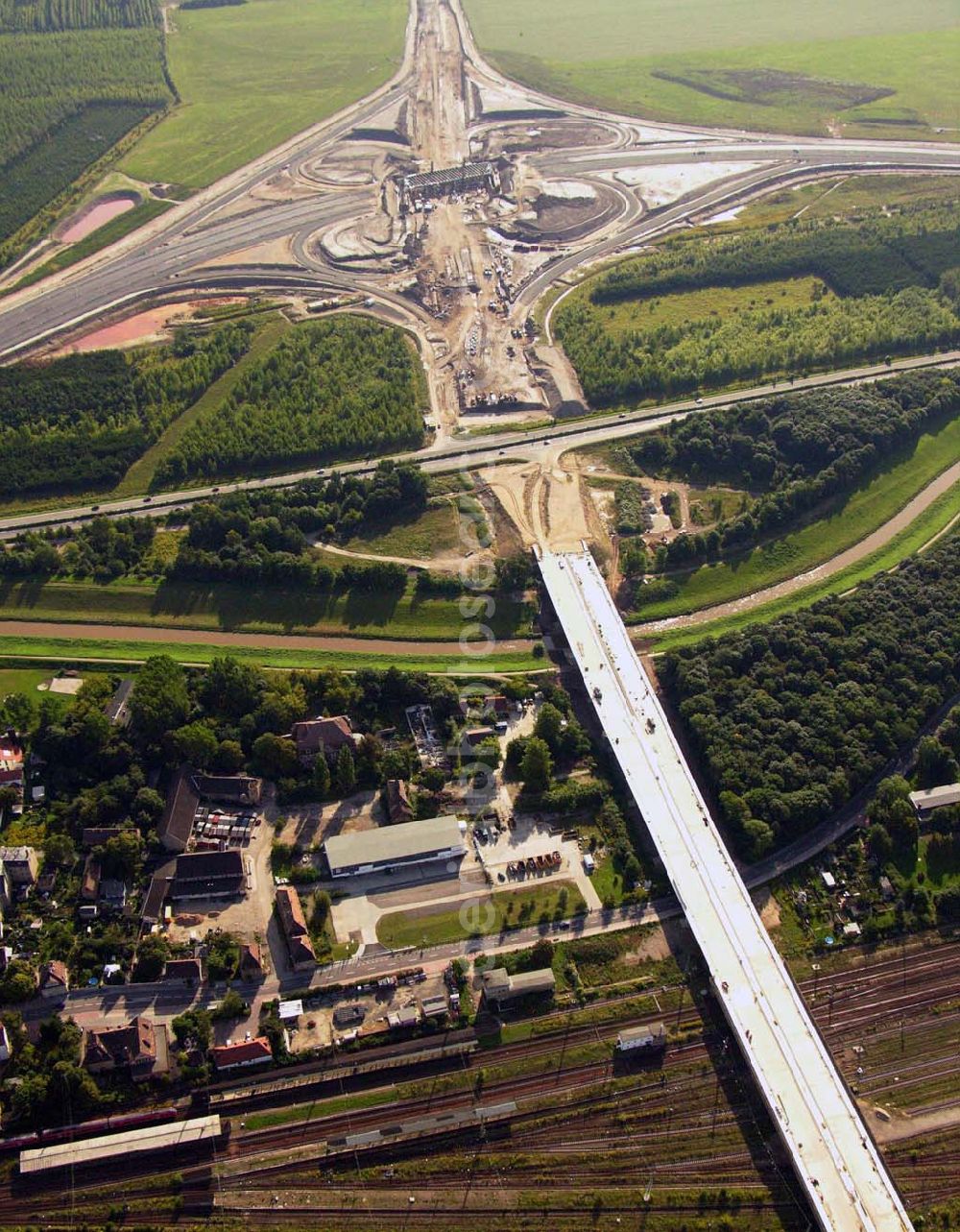 Aerial image Böhlen - 27.08.2005 Böhlen; Bau eines Autobahnkreuzes auf der A14 bei Böhlen. Böhlen, unmittelbar in der Nähe der Großstadt Leipzig gelegen, ist eine liebenswerte Kleinstadt.