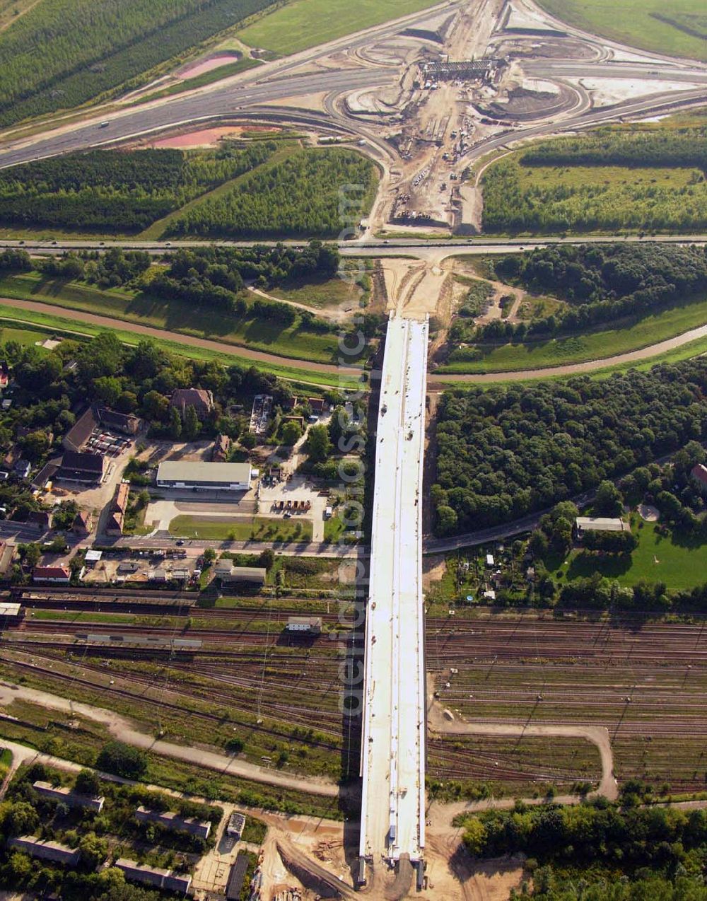 Aerial photograph Böhlen - 27.08.2005 Böhlen; Bau eines Autobahnkreuzes auf der A14 bei Böhlen. Böhlen, unmittelbar in der Nähe der Großstadt Leipzig gelegen, ist eine liebenswerte Kleinstadt.