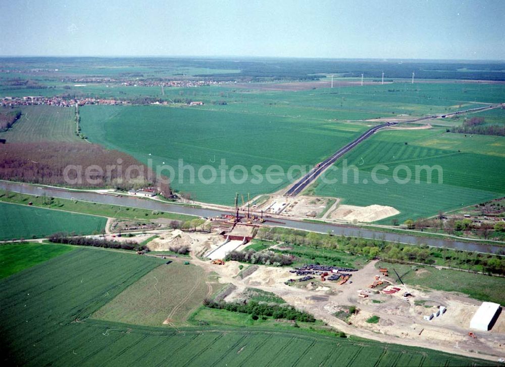 Aerial photograph südlich von Jersleben - Bau der Autobahnunterführung am Mittellandkanal.