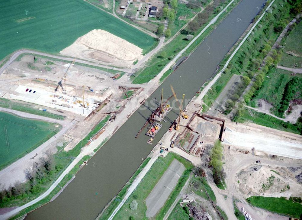 Aerial image südlich von Jersleben - Bau der Autobahnunterführung am Mittellandkanal.