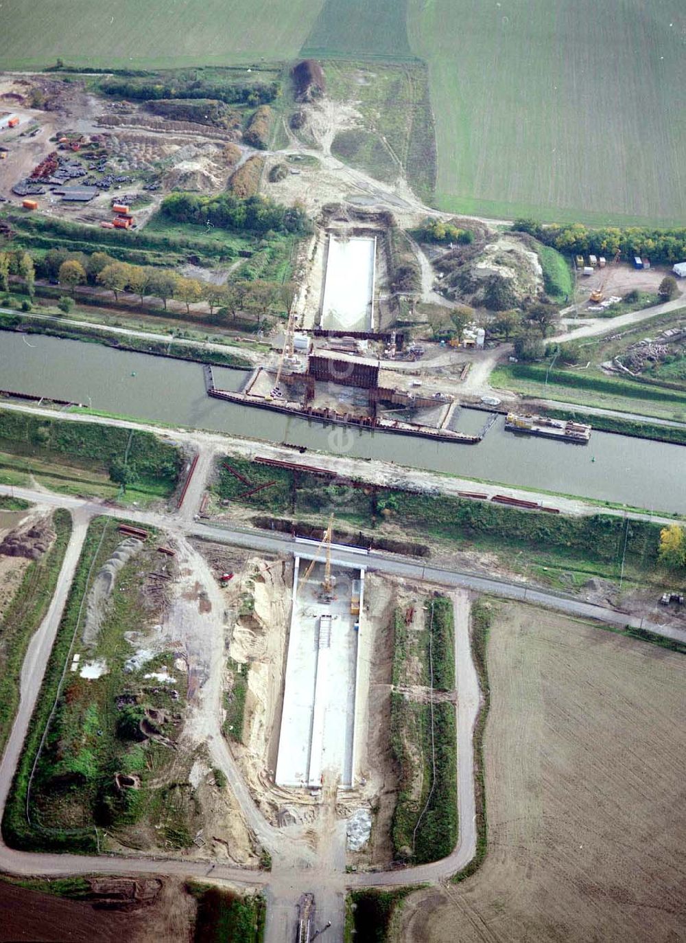 Jersleben from above - Bau der Autobahnunterführung am Mittellandkanal.