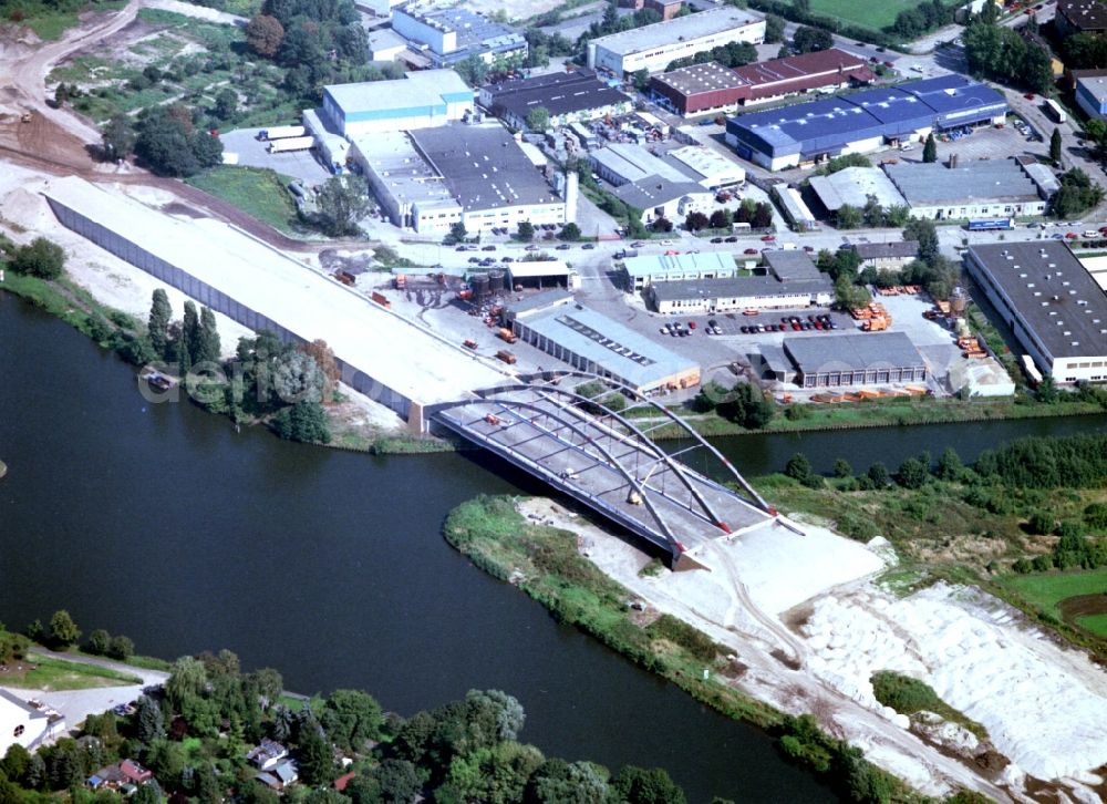 Berlin - Neukölln from the bird's eye view: 20.08.2002 Bau der A113 am Bereich Grenzallee-Britzer Zweigkanal in Berlin - Britz (zu Neukölln)