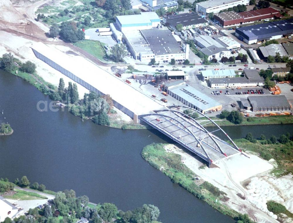 Aerial image Berlin - Neukölln - 20.08.2002 Bau der A113 am Bereich Grenzallee-Britzer Zweigkanal in Berlin - Britz (zu Neukölln)