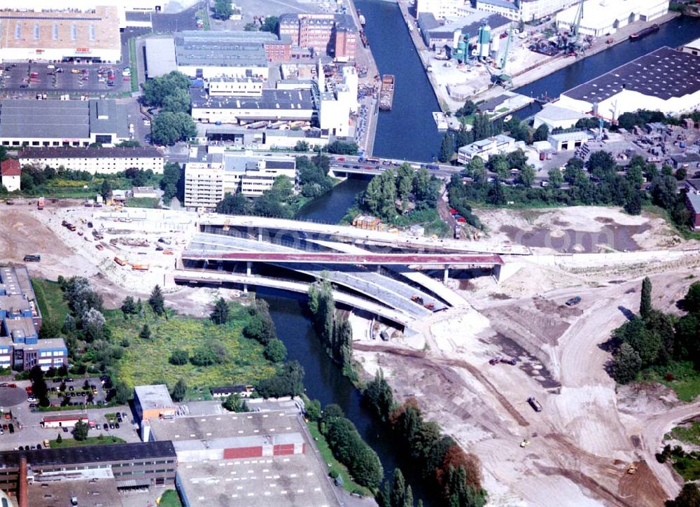 Aerial photograph Berlin - Neukölln - 20.08.2002 Bau der A113 am Bereich Grenzallee-Britzer Zweigkanal in Berlin - Britz (zu Neukölln)