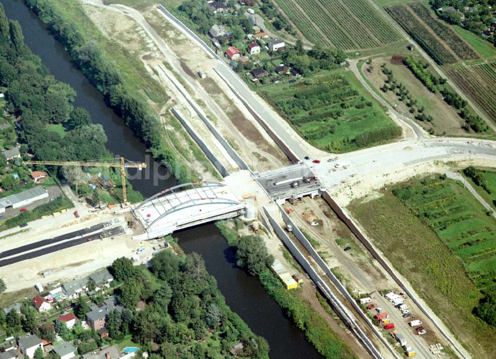 Berlin - Neukölln from above - 20.08.2002 Bau der A113 am Bereich Grenzallee-Britzer Zweigkanal in Berlin - Britz (zu Neukölln)