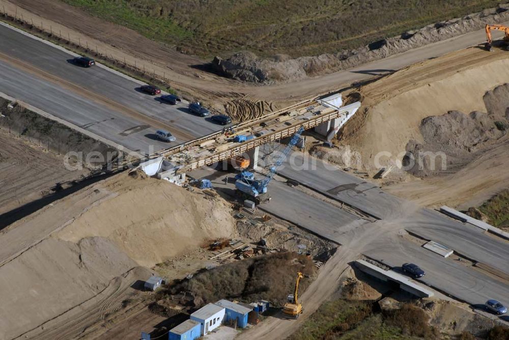 Aerial image Trebbin - Bau von Brückensegmenten an der Ortsumgehung Trebbin-Süd durch die SCHÄLERBAU BERLIN GmbH - Freiheit 10, 13597 Berlin - Tel.: 030-35 187 03 Fax: 35 187 398 - Mail: info@schaelerbau.de