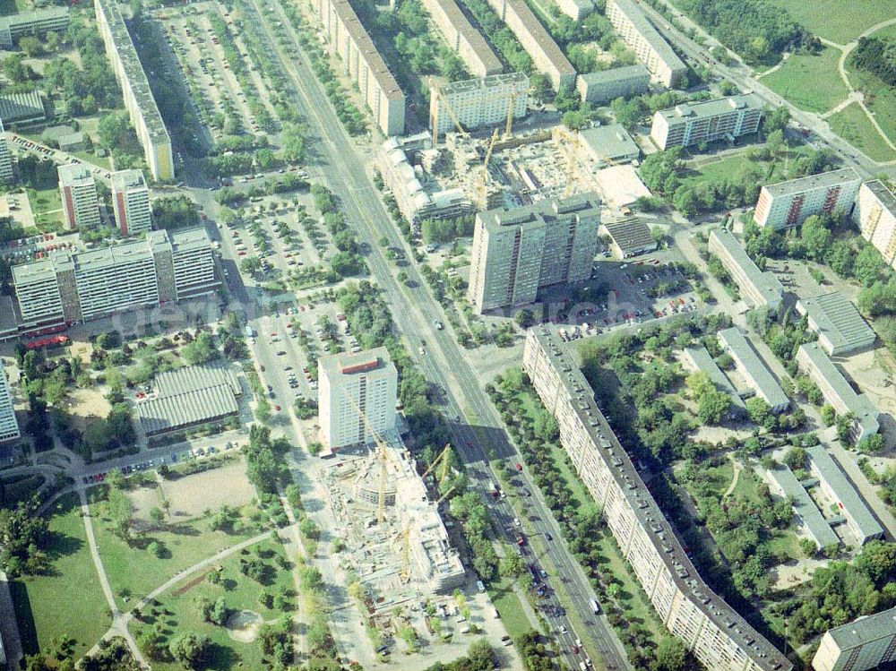 Aerial image Berlin - Lichtenberg - Bau eines Büro- und Geschäftscenters am Fennpfuhl in Berlin - Lichtenberg.