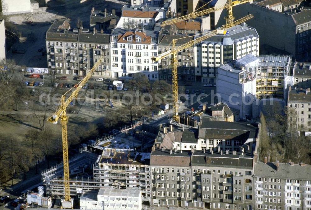 Berlin - PRENZLAUER BERG from the bird's eye view: Bau eines Büro- und Geschäftshauses an der Prenzlauer Allee in Berlin-Prenzlauer Berg. 1995