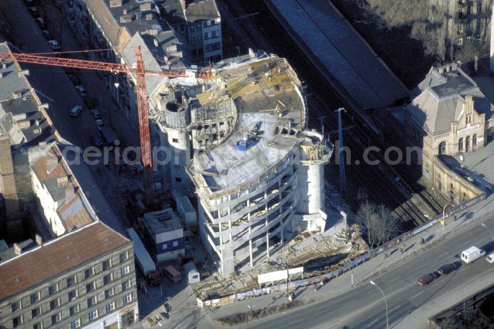 Aerial photograph Berlin - PRENZLAUER BERG - Bau eines Büro- und Geschäftshauses an der Prenzlauer Allee in Berlin-Prenzlauer Berg. 1995