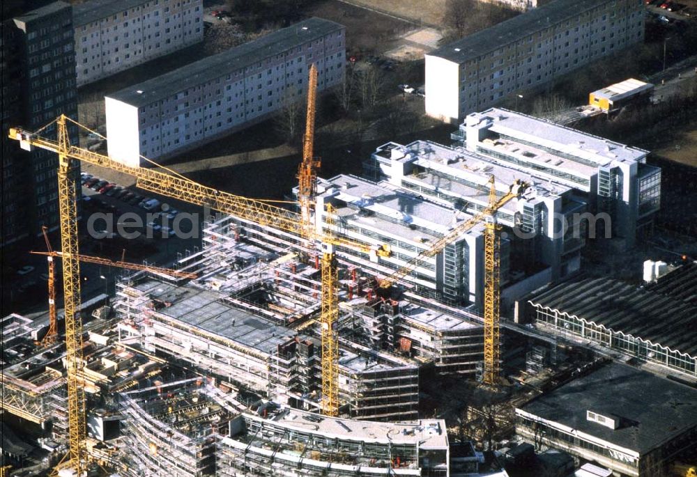 Berlin-Lichtenberg from above - Bau des Büro- und Gewerbekomplexes Storkower Bogen an der Storkower Straße in Berlin-Lichtenberg.