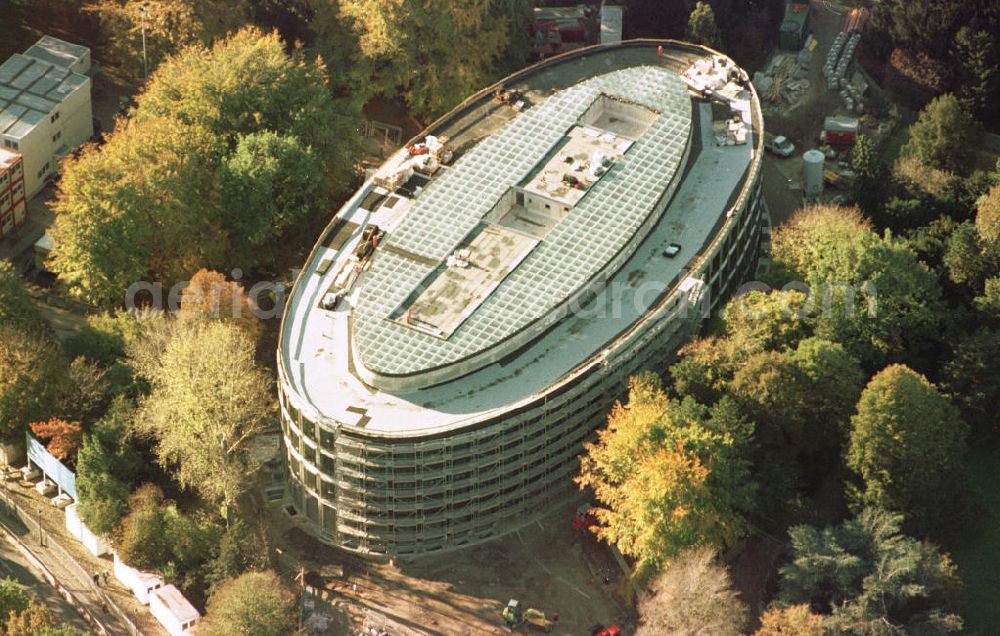 Berlin - Tiergarten from the bird's eye view: Bau des Bundespräsidialamtes am Schloß Bellevue im Berliner Tiergarten.