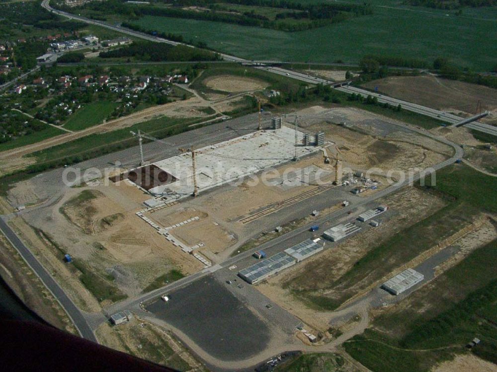 Aerial photograph Frankfurt / Oder - Bau der Chipfabrik in Frankfurt / Oder an der Autobahn.