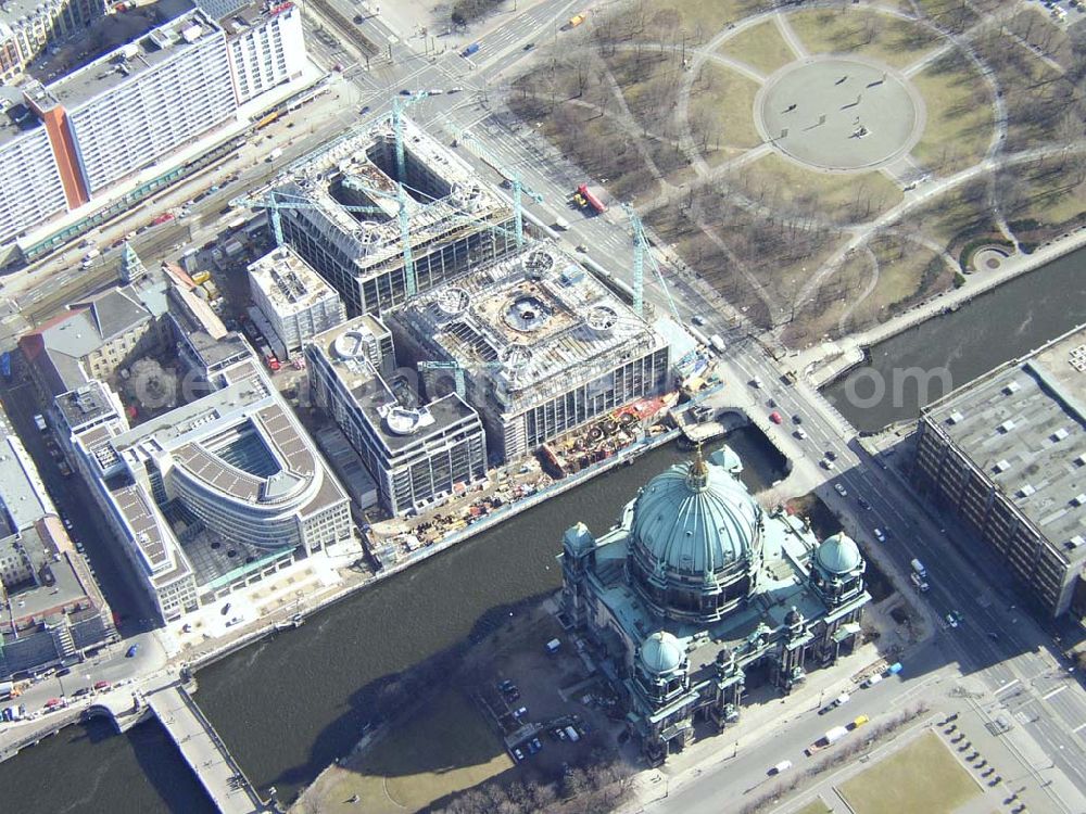 Aerial photograph Berlin - Mitte - Bau des Domaquarees am Berliner Dom in Berlin - Mitte. Eine Projekt der DIFA Hamburg.13.03.2003