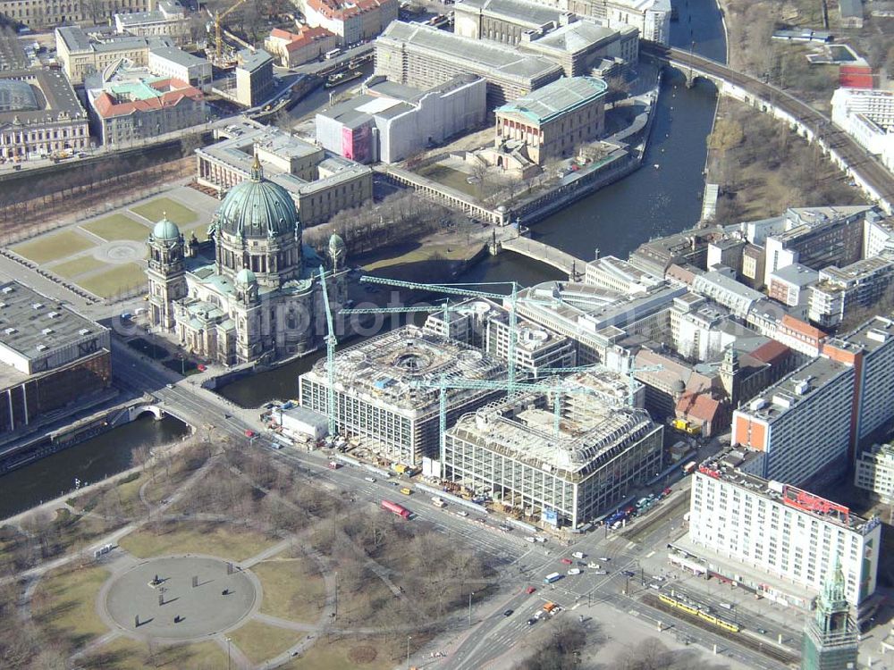 Aerial image Berlin - Mitte - Bau des Domaquarees am Berliner Dom in Berlin - Mitte. Eine Projekt der DIFA Hamburg.13.03.2003