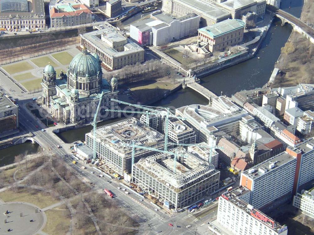 Aerial photograph Berlin - Mitte - Bau des Domaquarees am Berliner Dom in Berlin - Mitte. Eine Projekt der DIFA Hamburg.13.03.2003