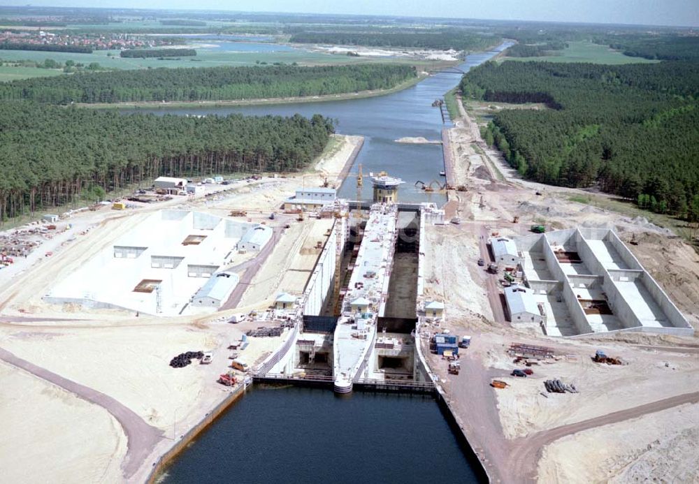 Aerial photograph Hohenwarthe / Sachsen - Anhalt - Bau der Doppelschleuse Hohenwarthe und Ausbau des Elbe-Havel-Kanales am Wasserstraßenkreuz Magdeburg - östlich von Hohenwarthe in Sachsen - Anhalt.Ein Projekt des: Wasserstraßen-Neubauamt Magdeburg Frau Roskoden Kleiner Werder 5c 39114 MAGDEBURG Tel.: 0391-5352168