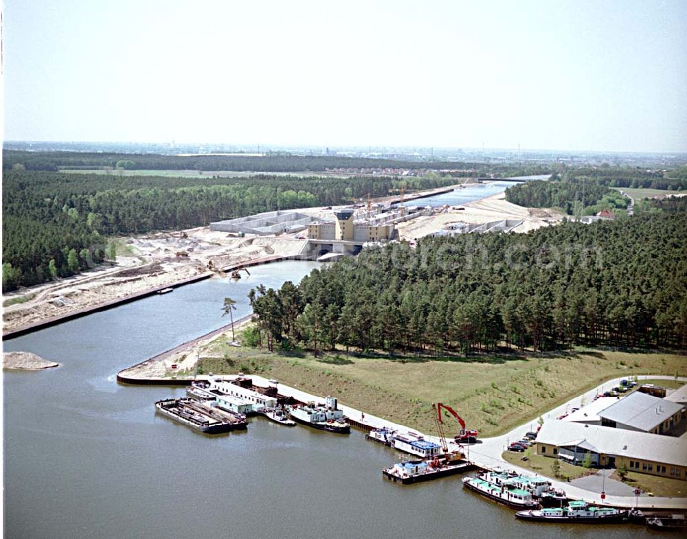 Aerial image Hohenwarthe / Sachsen - Anhalt - Bau der Doppelschleuse Hohenwarthe und Ausbau des Elbe-Havel-Kanales am Wasserstraßenkreuz Magdeburg - östlich von Hohenwarthe in Sachsen - Anhalt.Ein Projekt des: Wasserstraßen-Neubauamt Magdeburg Frau Roskoden Kleiner Werder 5c 39114 MAGDEBURG Tel.: 0391-5352168