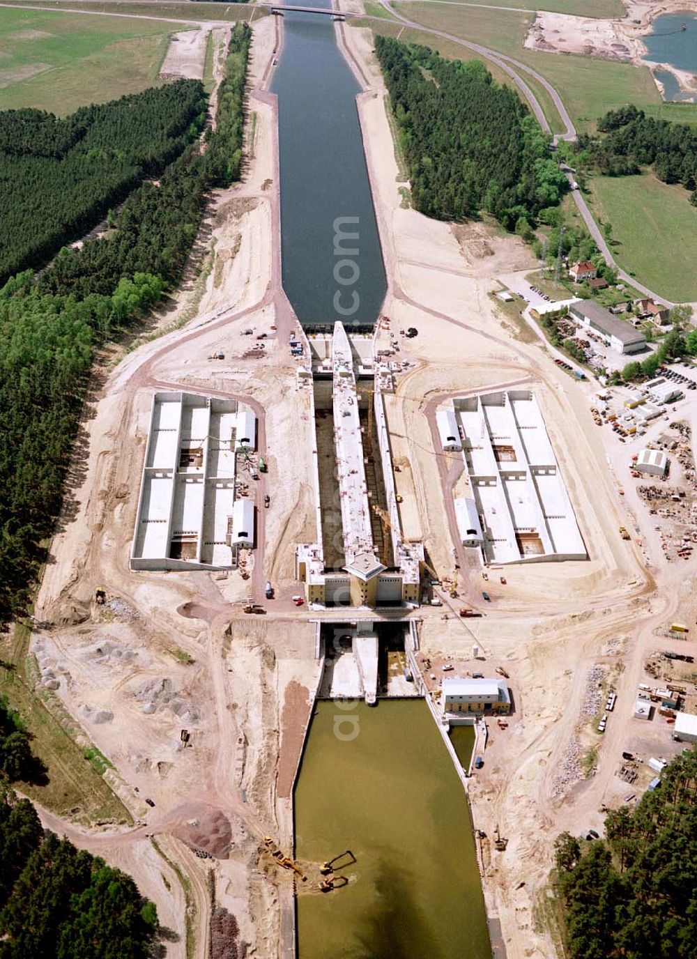 Aerial image Hohenwarthe / Sachsen - Anhalt - Bau der Doppelschleuse Hohenwarthe und Ausbau des Elbe-Havel-Kanales am Wasserstraßenkreuz Magdeburg - östlich von Hohenwarthe in Sachsen - Anhalt.Ein Projekt des: Wasserstraßen-Neubauamt Magdeburg Frau Roskoden Kleiner Werder 5c 39114 MAGDEBURG Tel.: 0391-5352168