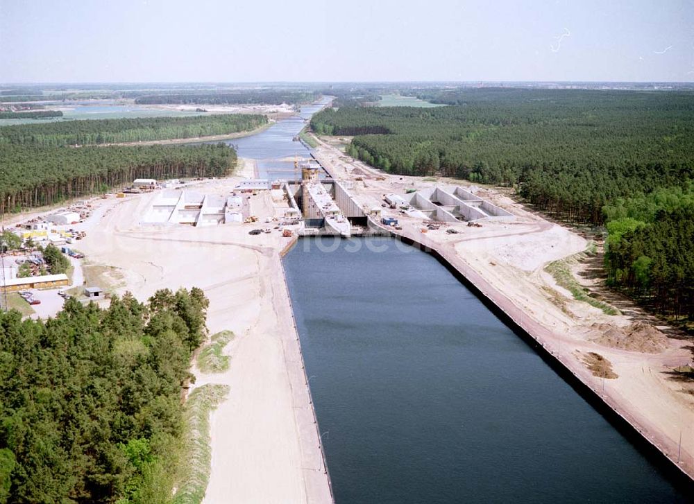 Aerial photograph Hohenwarthe / Sachsen - Anhalt - Bau der Doppelschleuse Hohenwarthe und Ausbau des Elbe-Havel-Kanales am Wasserstraßenkreuz Magdeburg - östlich von Hohenwarthe in Sachsen - Anhalt.Ein Projekt des: Wasserstraßen-Neubauamt Magdeburg Frau Roskoden Kleiner Werder 5c 39114 MAGDEBURG Tel.: 0391-5352168