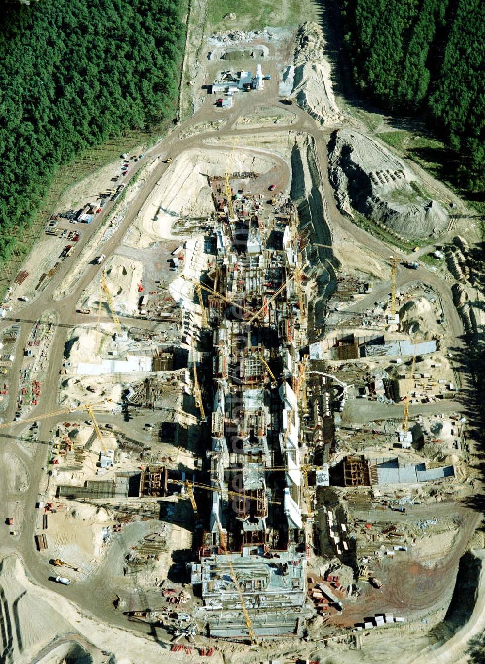 Aerial photograph Hohenwarthe - Bau der Doppelsparschleuse Hohenwarthe am Wasserstraßenkreuz Magdeburg.