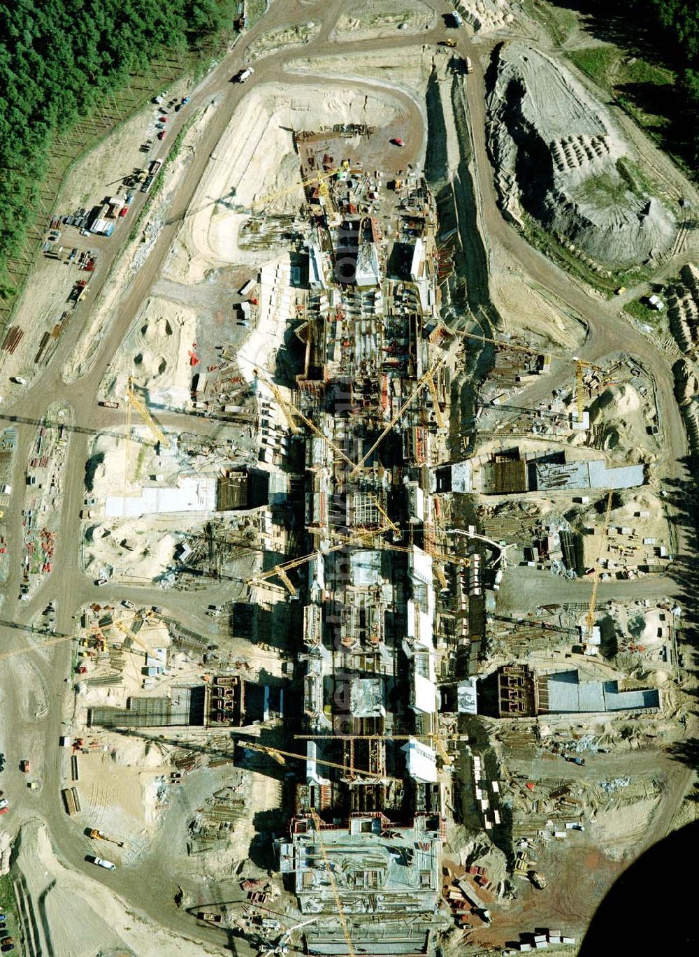 Hohenwarthe from above - Bau der Doppelsparschleuse Hohenwarthe am Wasserstraßenkreuz Magdeburg.