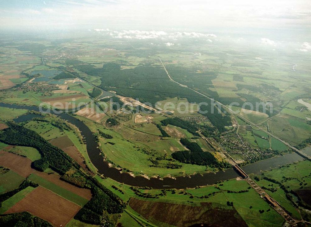 Aerial image Hohenwarthe - Bau der Doppelsparschleuse Hohenwarthe am Wasserstraßenkreuz Magdeburg.