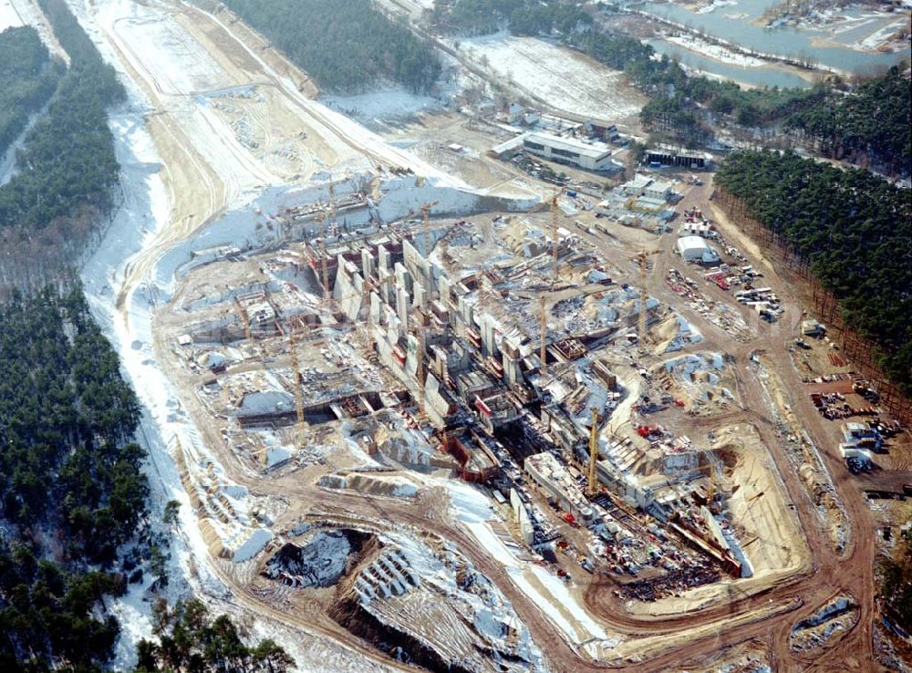 Aerial image Hohenwarthe - Bau der Doppelsparschleuse Hohenwarthe am Wasserstraßenkreuz Magdeburg.