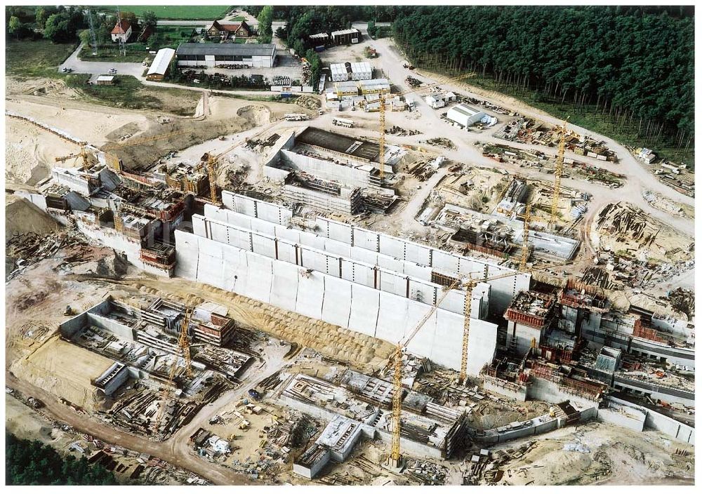 Aerial photograph Hohenwarthe - Bau der Doppelsparschleuse Hohenwarthe am Wasserstraßenkreuz Magdeburg.