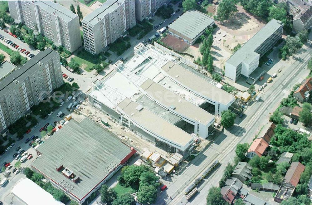 Aerial image Berlin - Hohenschönhausen - Bau des Einkaufs- und Dienstrleistungszentrums Storchenhof der MÜBAU AG an der Hauptstraße in Berlin - Hohenschönhausen