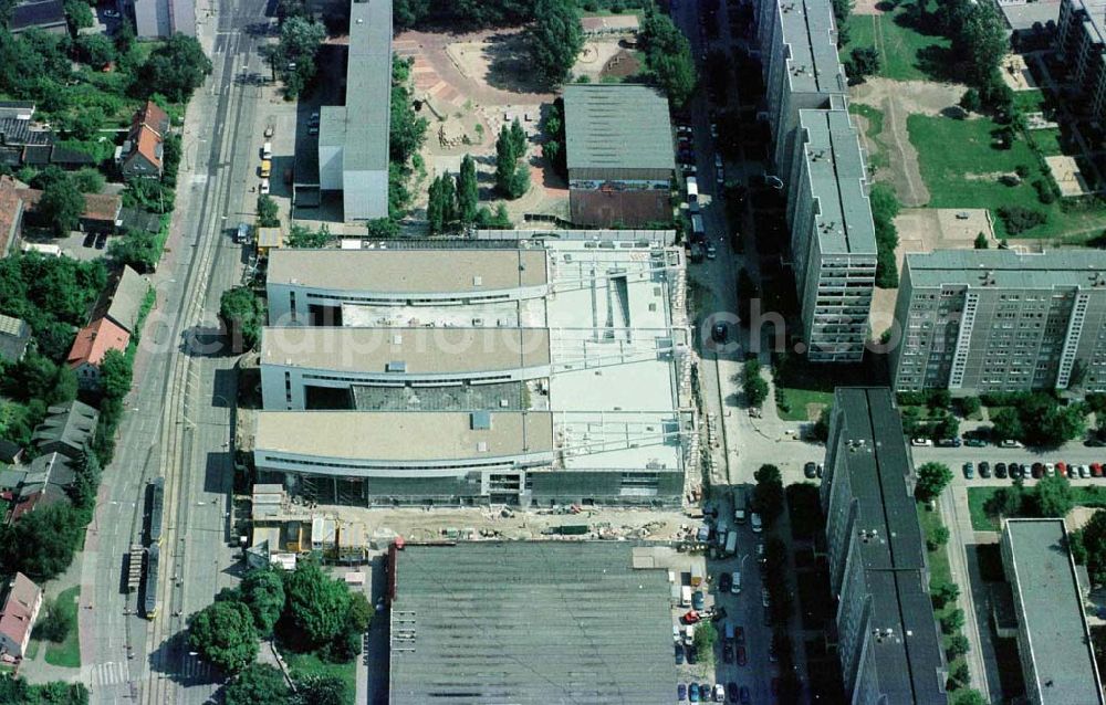 Berlin - Hohenschönhausen from above - Bau des Einkaufs- und Dienstrleistungszentrums Storchenhof der MÜBAU AG an der Hauptstraße in Berlin - Hohenschönhausen