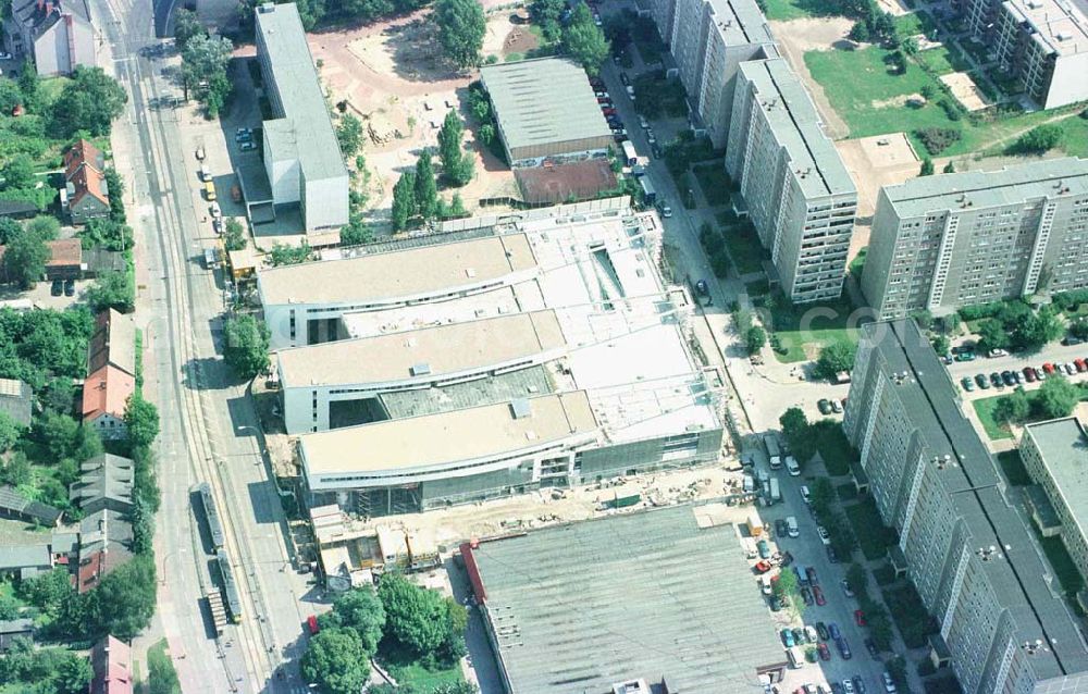 Berlin - Hohenschönhausen from the bird's eye view: Bau des Einkaufs- und Dienstrleistungszentrums Storchenhof der MÜBAU AG an der Hauptstraße in Berlin - Hohenschönhausen