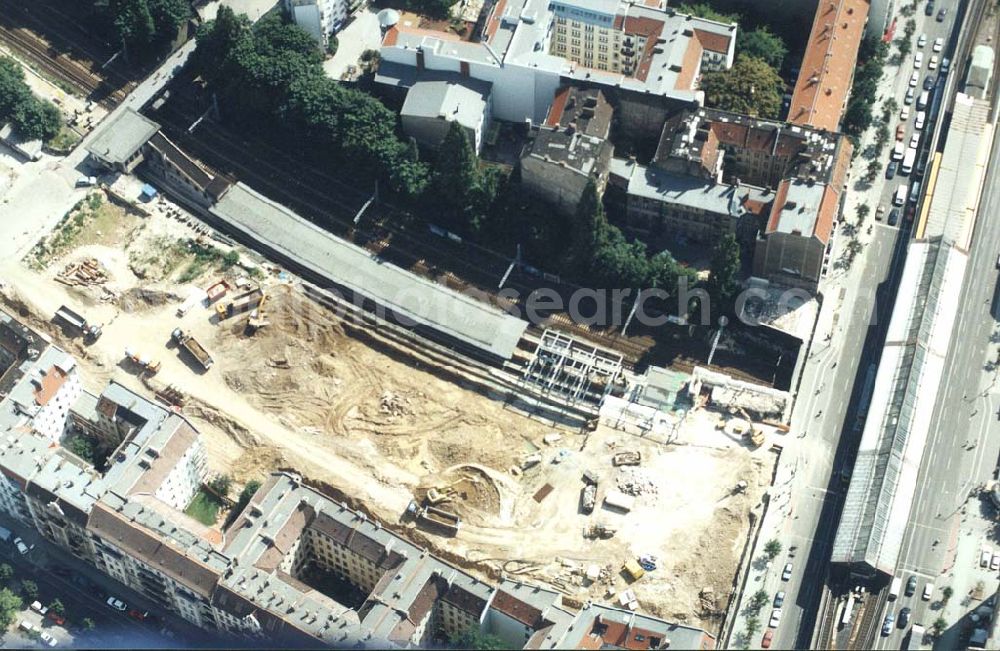 Berlin-Prenzlauer berg from the bird's eye view: Bau des Einkaufs- und Geschäftszentrums am S-Bahnhof Schönhauser Allee