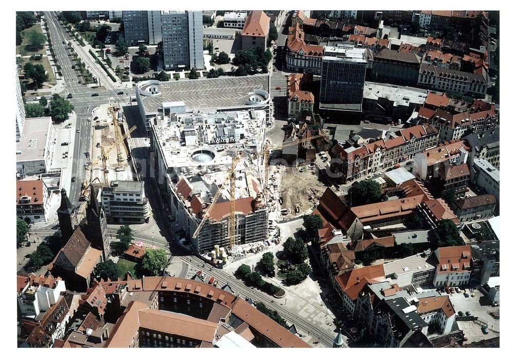 Erfurt from the bird's eye view: Bau der Einkaufsgalerie Anger 1 in Erfurt - ein Projekt der ECE Projektmanagement GmbH Hamburg.