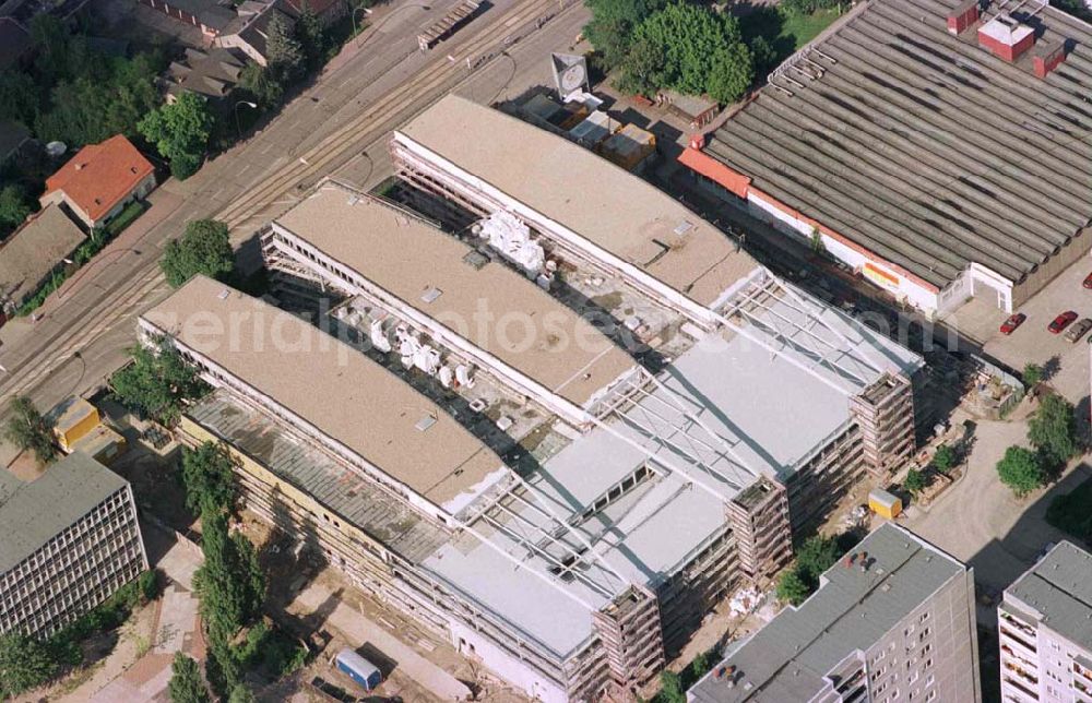 Berlin - Hohenschönhausen from the bird's eye view: Bau des Einkaufszentrums Storchenhof der MÜBAU AG in Hohenschönhausen.