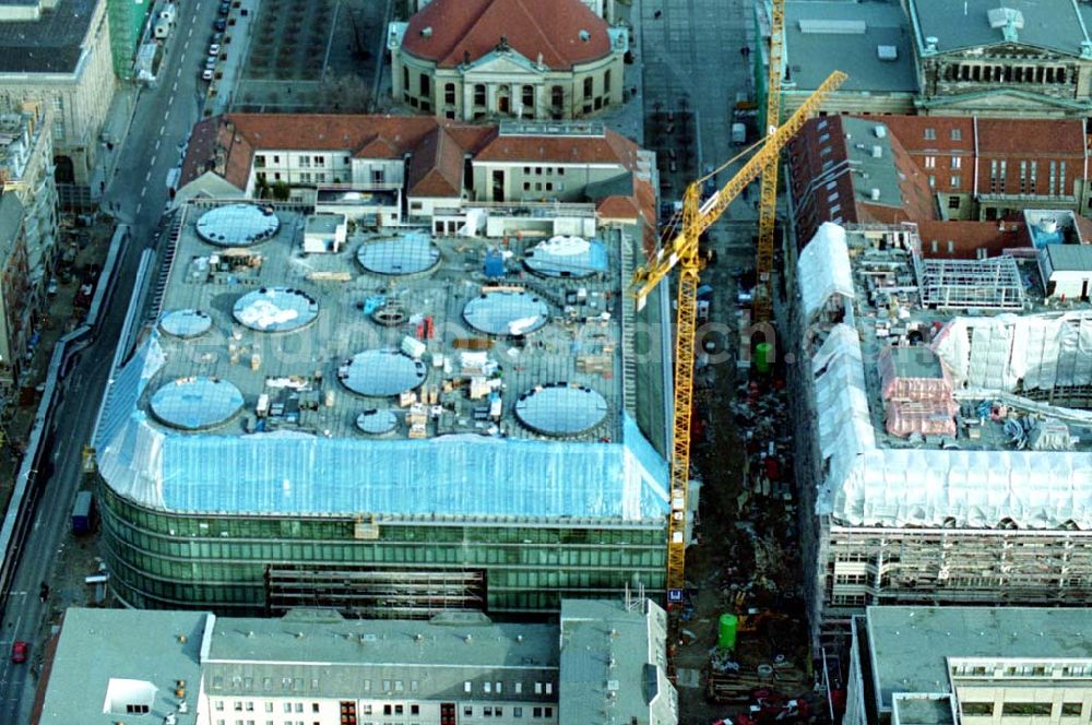 Berlin from the bird's eye view: 12.02.1995 Bau der Freidrichstadtpassagen