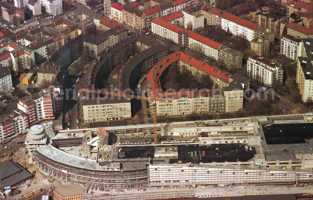 Aerial image Berlin - Wedding - Bau des Geschäftshauses Gesundbrunnen-Center am S-Bhf. Gesundbrunnen im Wedding