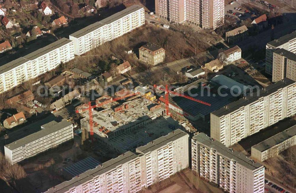 Aerial image Berlin - Hohenschönhausen - Bau des Geschäftshauses Storchenhof der MÜBAU Berlin Grundstücksverwaltungsgesellschaft mbH an der Hauptstraße 9-10 in Hohenschönhausen