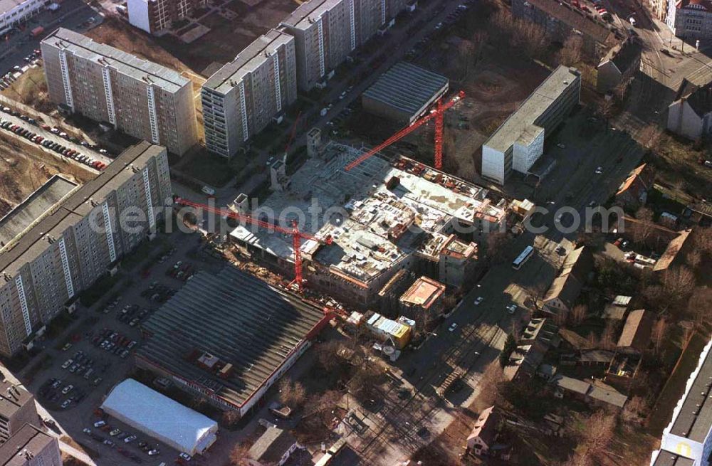 Aerial photograph Berlin - Hohenschönhausen - Bau des Geschäftshauses Storchenhof der MÜBAU Berlin Grundstücksverwaltungsgesellschaft mbH an der Hauptstraße 9-10 in Hohenschönhausen