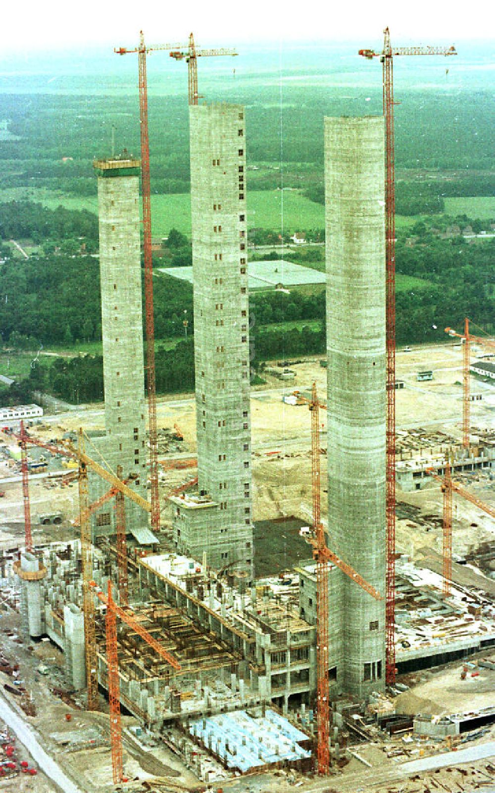 Schwarze Pumpe / BRB from above - Bau der Gleitkerne des neuen Kraftwerkes Schwarze Pumpe / Brandenburg.