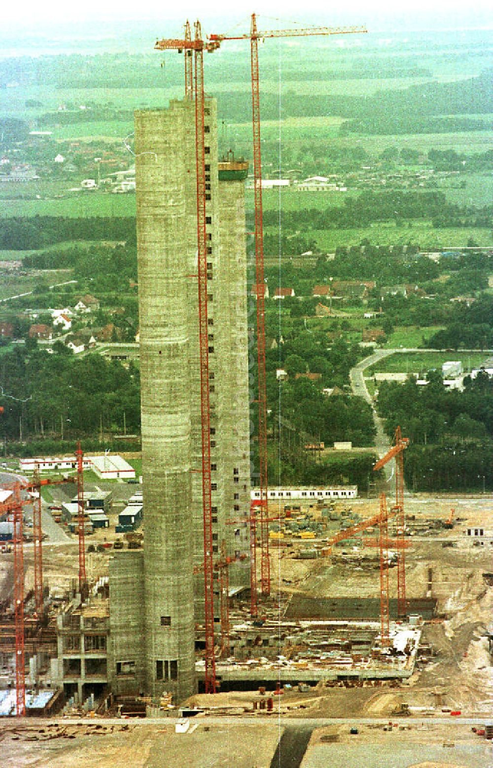 Schwarze Pumpe / BRB from above - Bau der Gleitkerne des neuen Kraftwerkes Schwarze Pumpe / Brandenburg.