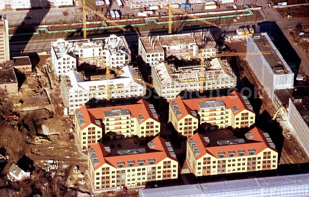 Berlin - Hohenschönhausen from the bird's eye view: Bau des GSG-Gewerbezentrum an der Plauener Straße / Marzahner Straße in Berlin-Hohenschönhausen.