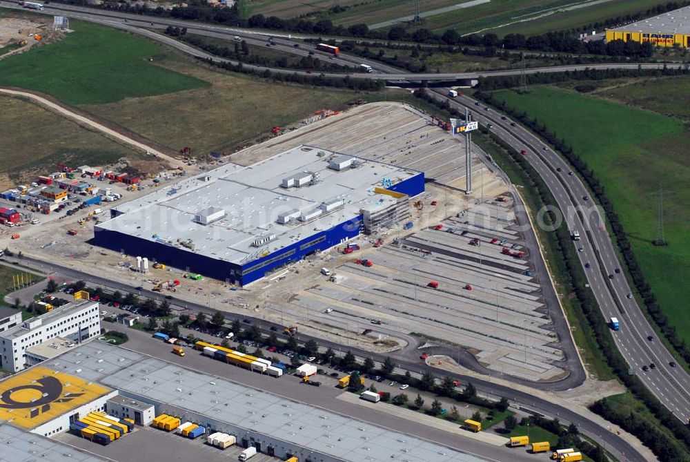 Augsburg from above - Bau des IKEA Einrichtungshauses Augsburg.Gebaut wird die IKEA Filiale in Augsburg auf einer Grundstücksfläche von 80.000 Quadratmetern mit einer Bruttogeschossfläche von 29.000 Quadratmetern. Für die Kunden werden auf dem Gelände 1.440 Parkplätze zur Verfügung stehen. Die Investitionskosten in das neue IKEA Haus betragen ca. 46 Mio. Euro. Begonnen wurde mit den Bauarbeiten im April 2006, und sie verlaufen planmäßig. Am Schnittpunkt der Autobahn A8 München-Stuttgart