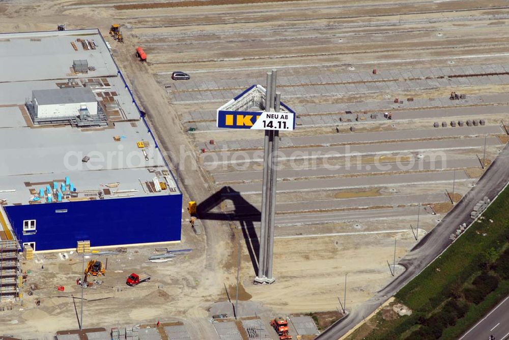 Augsburg from above - Bau des IKEA Einrichtungshauses Augsburg.Gebaut wird die IKEA Filiale in Augsburg auf einer Grundstücksfläche von 80.000 Quadratmetern mit einer Bruttogeschossfläche von 29.000 Quadratmetern. Für die Kunden werden auf dem Gelände 1.440 Parkplätze zur Verfügung stehen. Die Investitionskosten in das neue IKEA Haus betragen ca. 46 Mio. Euro. Begonnen wurde mit den Bauarbeiten im April 2006, und sie verlaufen planmäßig. Am Schnittpunkt der Autobahn A8 München-Stuttgart