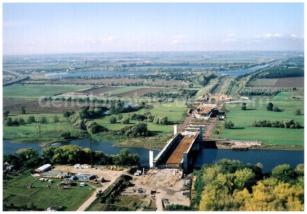 Hohenwarthe from the bird's eye view: Bau der Kanalbrücke zwischen dem Schiffshebewerk Rothensee und der Doppelsparschleuse Hohenwarthe am Wasserstraßenkreuz Magdeburg.