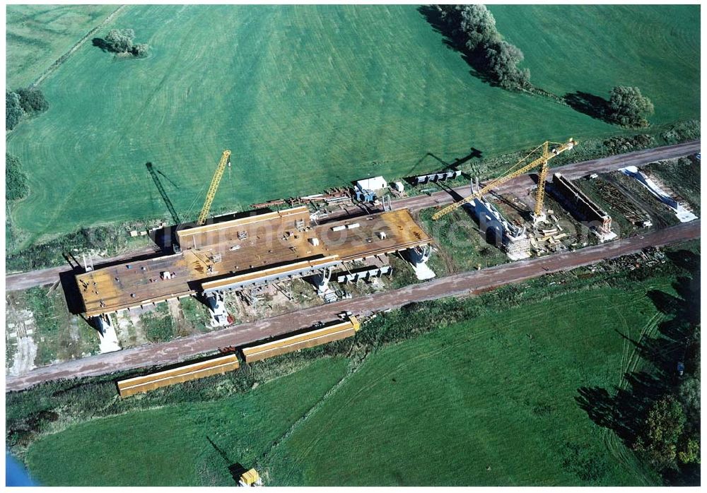 Hohenwarthe from above - Bau der Kanalbrücke zwischen dem Schiffshebewerk Rothensee und der Doppelsparschleuse Hohenwarthe am Wasserstraßenkreuz Magdeburg.