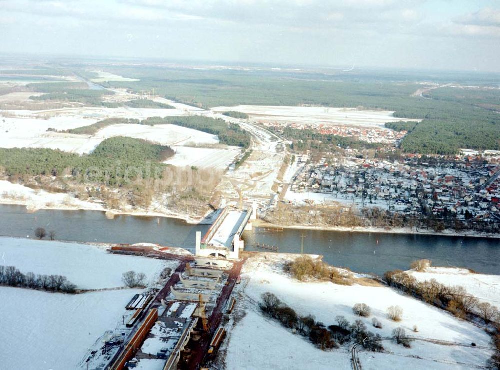 Hohenwarthe from the bird's eye view: Bau der Kanalbrücke zwischen dem Schiffshebewerk Rothensee und der Doppelsparschleuse Hohenwarthe am Wasserstraßenkreuz Magdeburg.